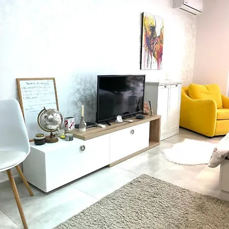 Felicity Super Apartment *