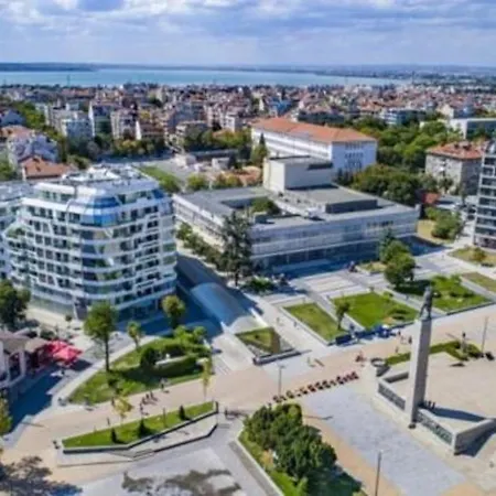 Felicity Super Burgas